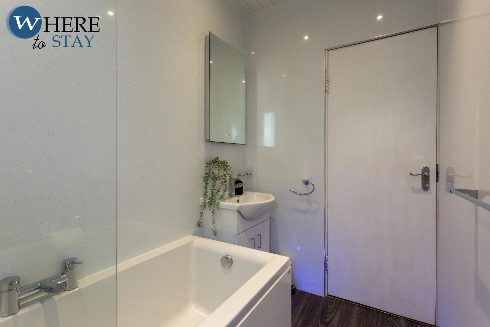 Stunning 3 Bedroom Apartment Эдинбург Номер фото